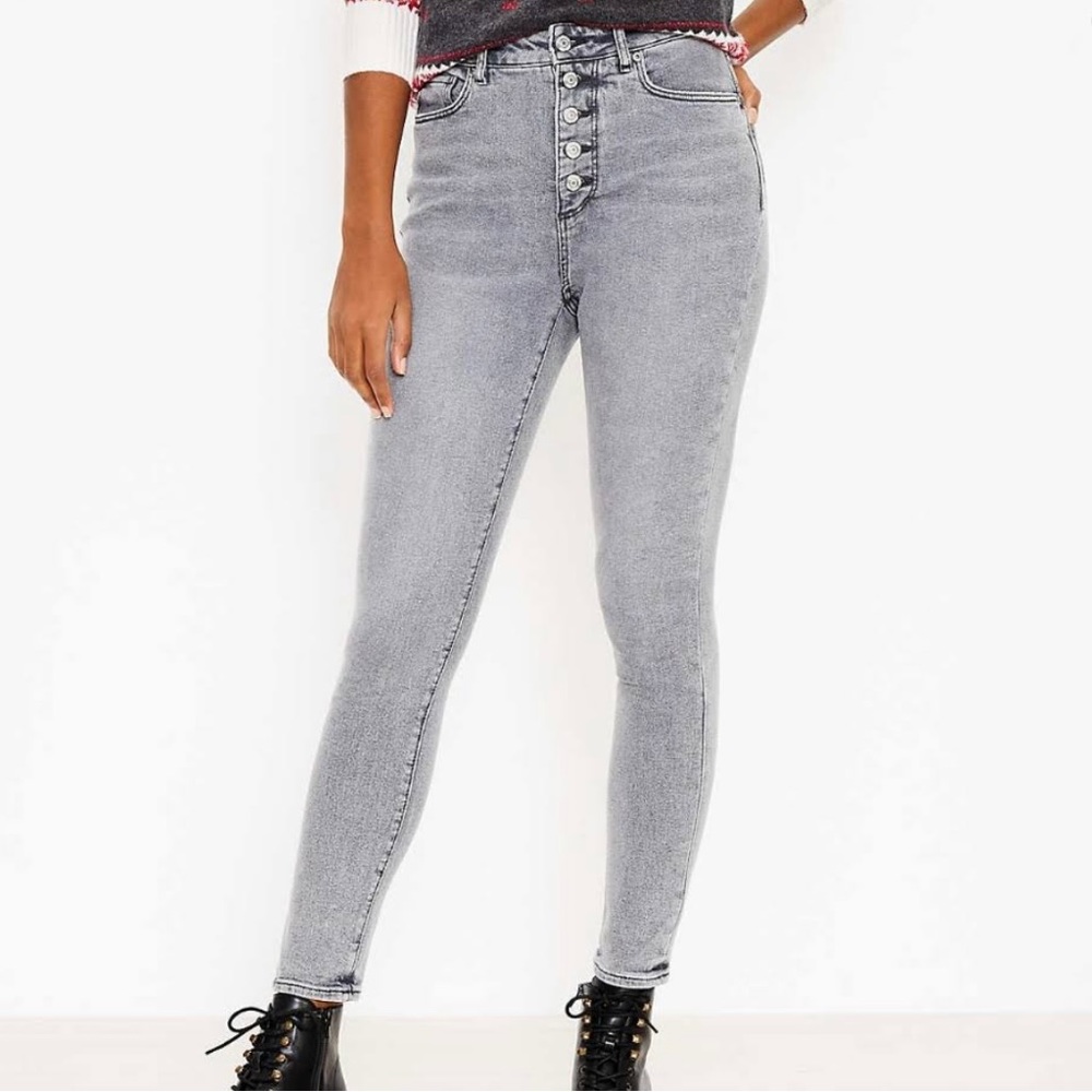 LOFT Button Front High Rise Ankle Length Skinny Jeans in Gray Size 26